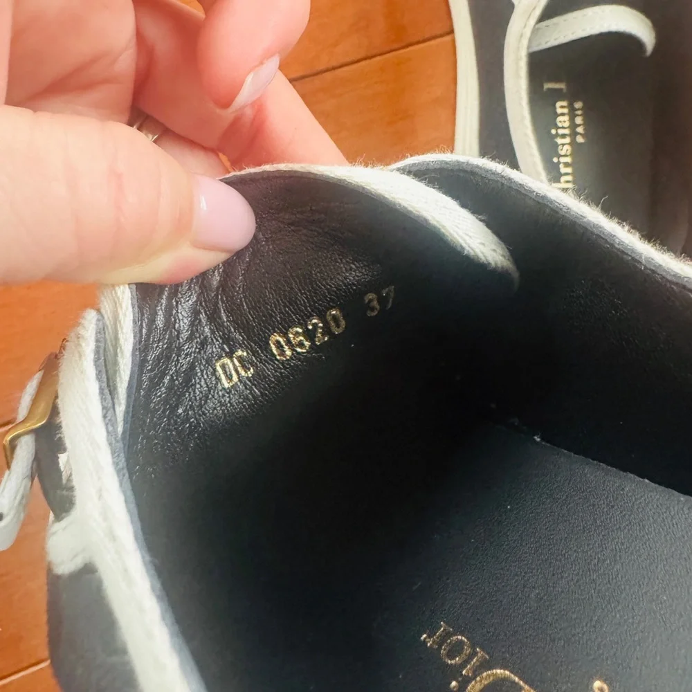 Dior Black and White Low-Top Sneakers - Picture 10 of 10